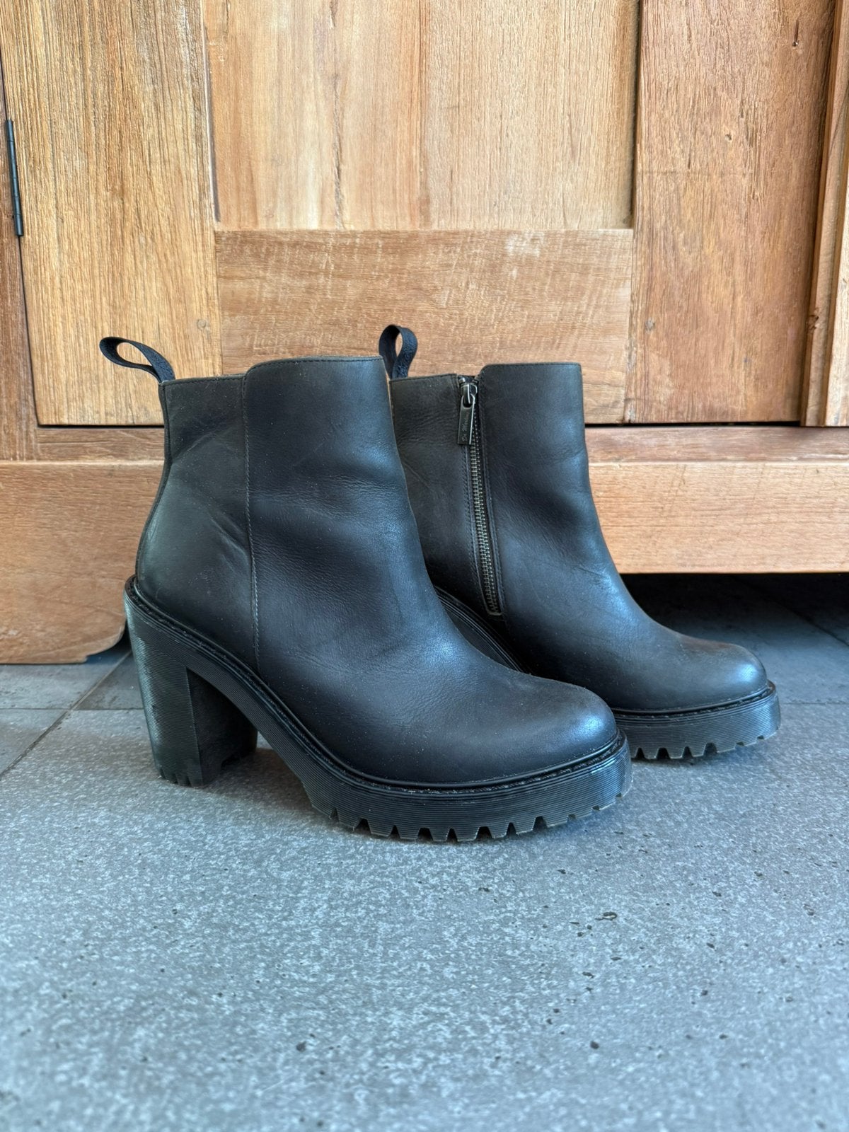 Dr. Martens MAGDALENA chelsea boot met hak, maat 42, Kleding | Dames, Zwart, Lage of Enkellaarzen, Ophalen of Verzenden, Gedragen