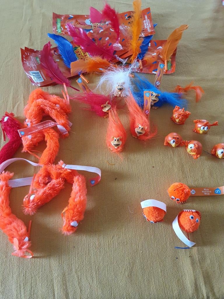 Allelei hup oranje leeuwtjes, veren en beessies, Ophalen of Verzenden, Nieuw, Oranje of Koningsdag