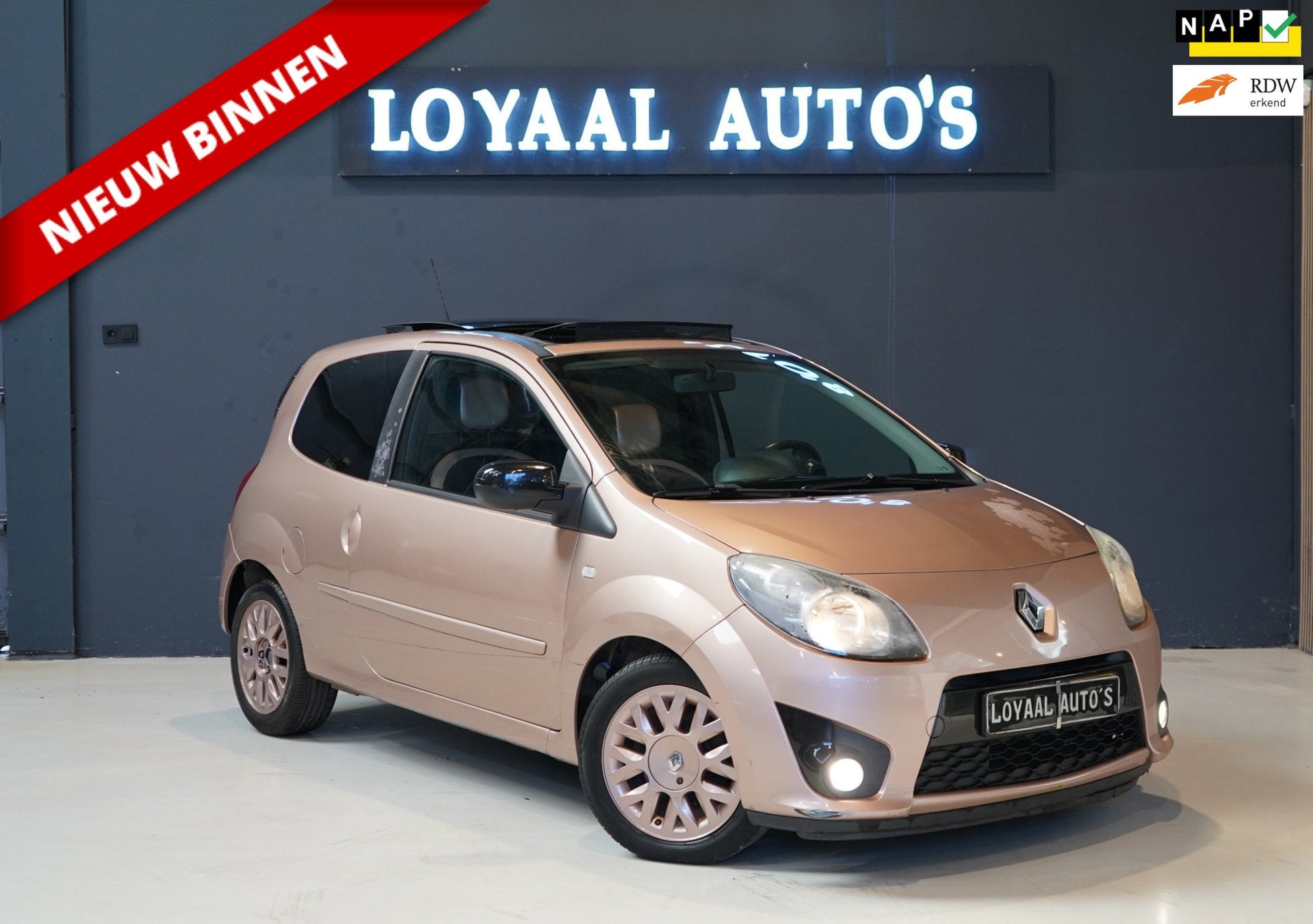 Renault Twingo 1.2-16V Miss Sixty | SCHUIFDAK | CRUISE | NAP, Auto's, Gebruikt, 4 cilinders, 4 stoelen, Origineel Nederlands