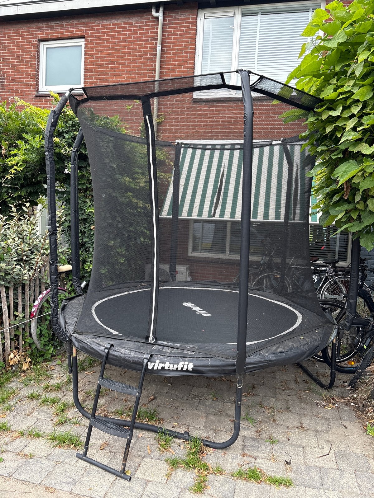 VirtuFit Trampoline met Veiligheidsnet en Ladder, Ophalen, Gebruikt