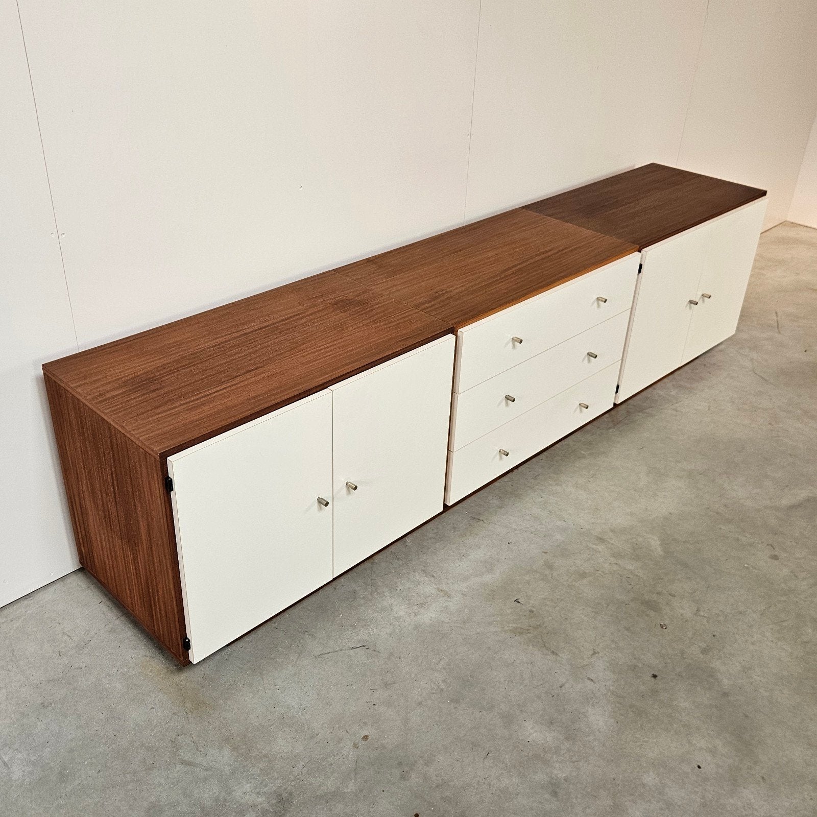 Vintage dressoir teak/wit, Gebruikt, Ophalen of Verzenden, 200 cm of meer, Minder dan 100 cm