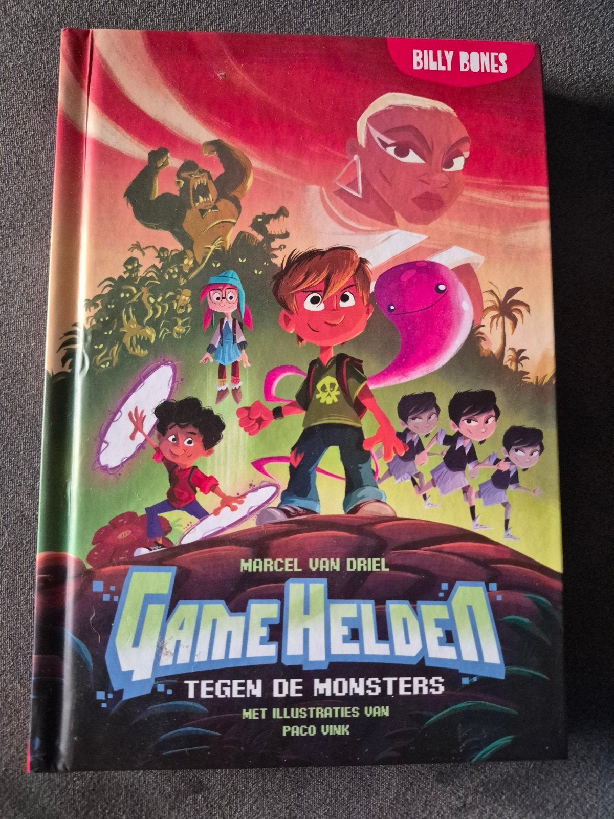 Game Helden: Tegen de Monsters - Marcel van Driel, Ophalen of Verzenden, Zo goed als nieuw