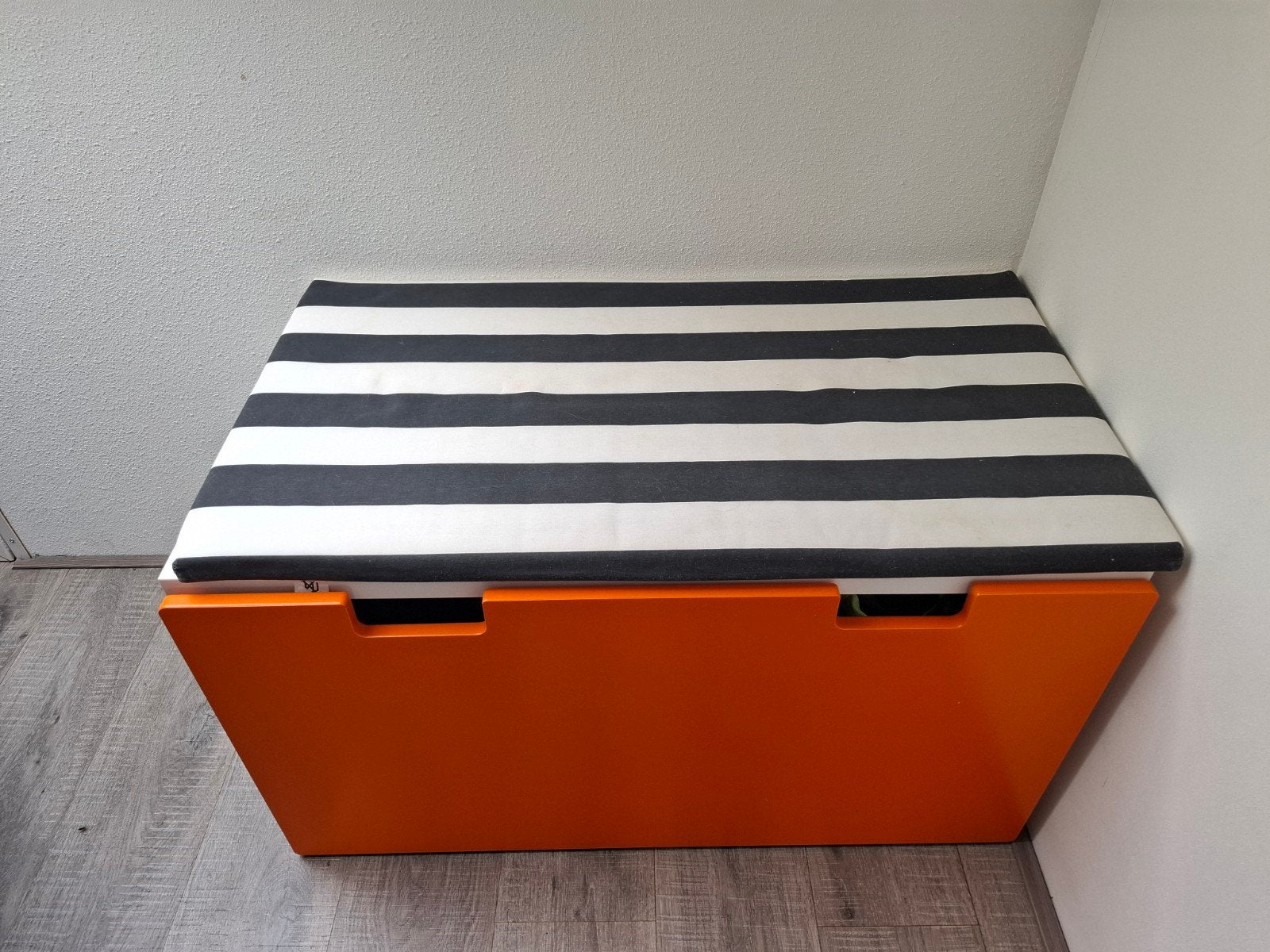 Ikea opbergbankje met lade en gestreept kussen, Ophalen, Hout, Gebruikt, Modern, Speels