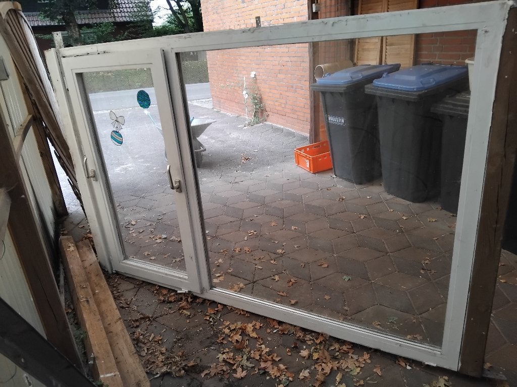 raamkozijn en kantelraam met glas en steunbalken, Kunststof, Gebruikt, Raamkozijn, Inclusief glas