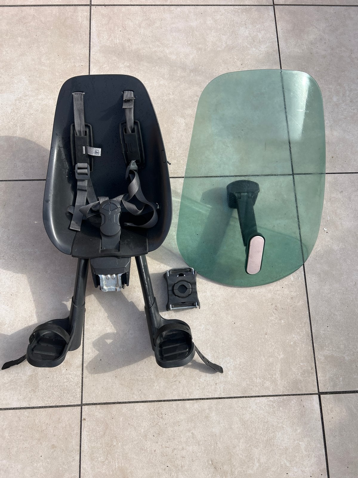 Urban Iki voorzitje met windscherm en adapter, Fietsen en Brommers, Voorzitje, Ophalen of Verzenden, 0 t/m 13 kg, Gebruikt