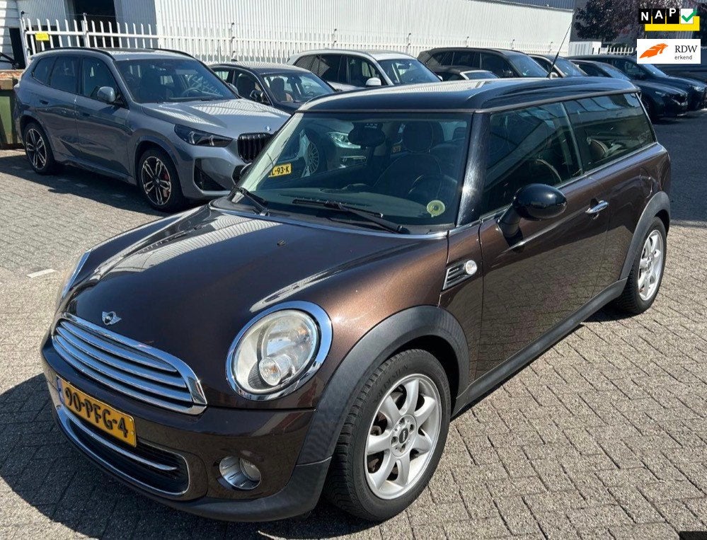 Mini Clubman 1.6 Cooper RIJDSUPER!/NLAUTO!/NAVI/LEER/APK, Auto's, Mini, Voorwielaandrijving, Euro 5, Gebruikt, 4 cilinders