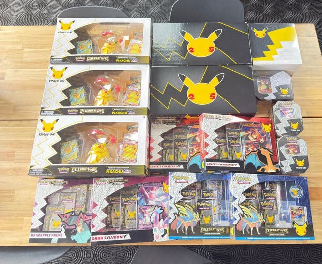 Pokemon 25th celebrations verzameling, Hobby en Vrije tijd, Verzamelkaartspellen | Pokémon, Ophalen, Zo goed als nieuw