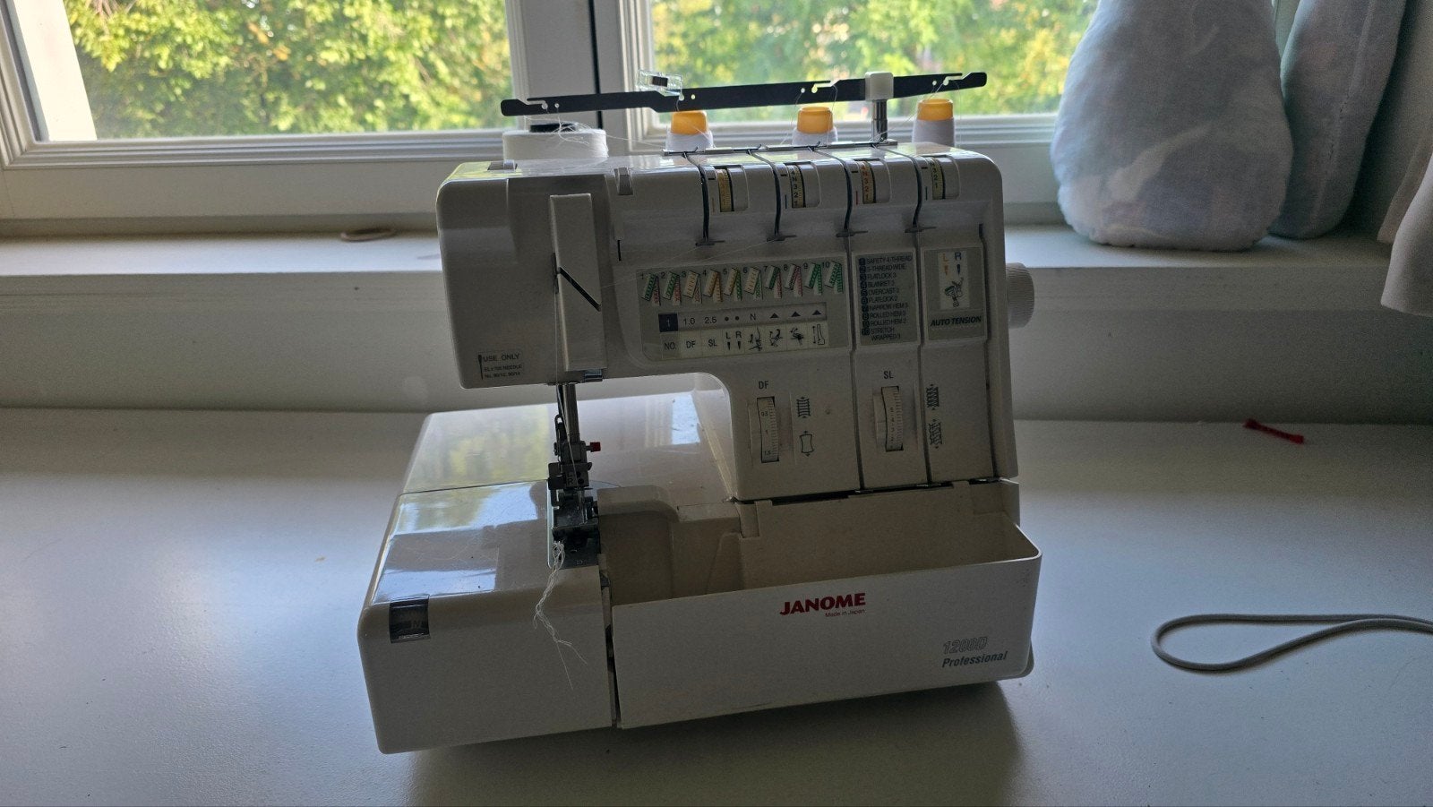 Janome 1200D Professional Overlockmachine, Ophalen of Verzenden, Gebruikt, Lockmachine, Janome