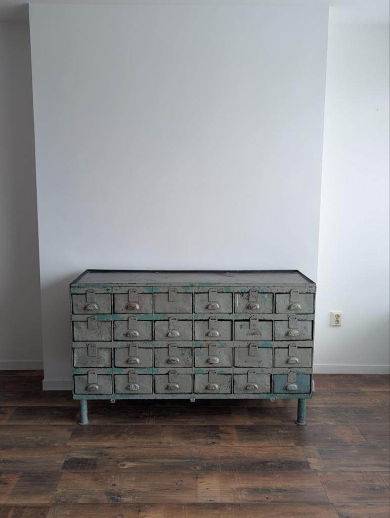 Vintage Industriële Metalen Grutterskast met 24 Laden, Gebruikt, 100 tot 150 cm, 5 laden of meer, Ophalen of Verzenden