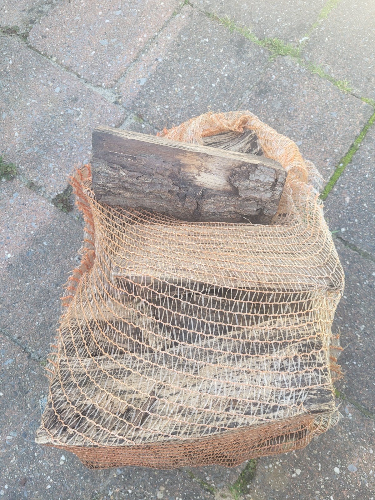Houten blokken voor vuurkorf, Ophalen