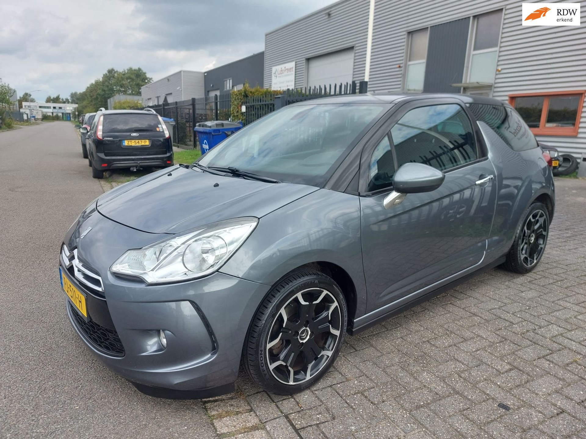 Citroen DS3 1.6 So Chic 3 deurs + climate control, Voorwielaandrijving, Euro 5, Stof, 4 cilinders