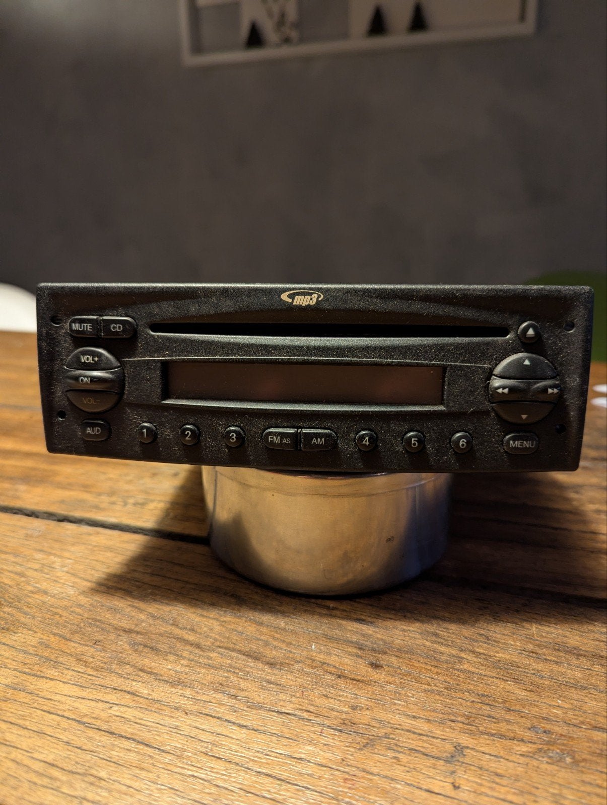 autoradio origineel uit Iveco Daily met cd speler., Ophalen, Zo goed als nieuw