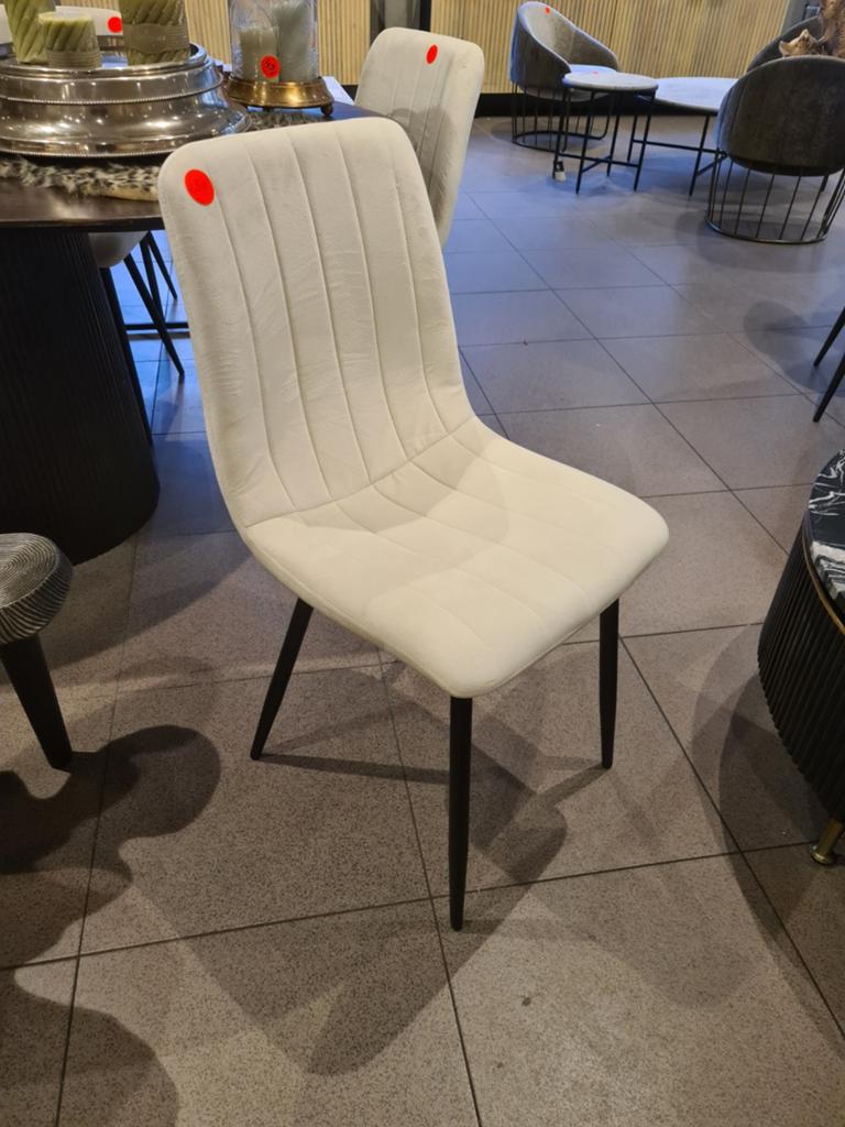 Nieuwe eetkamerstoel adore velvet off white €35 per stuk, Ophalen, Industrieel landelijk barok brocante koloniaal boheems vintage