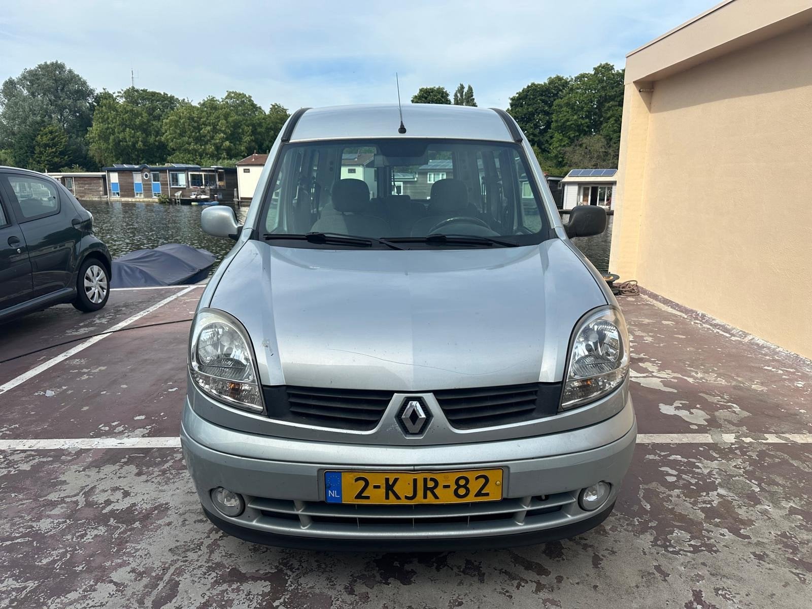 Renault Kangoo 1.6-16V Privilège Automaat nieuwe Apk, Auto's, Renault, Gebruikt, 1095 kg, 49 €/maand, Kangoo