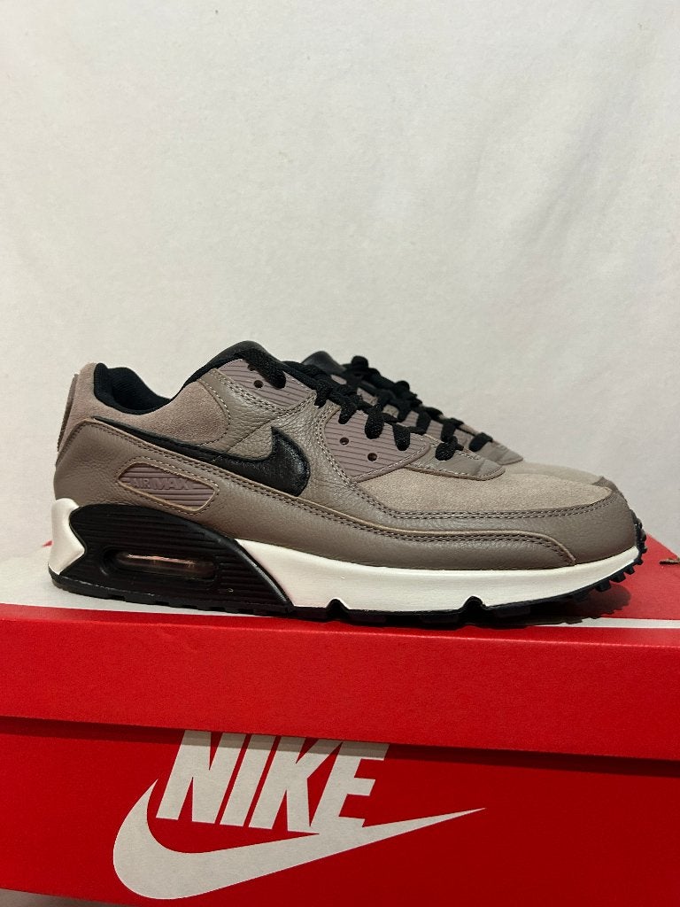 ALS NIEUW! Maat 44 - Nike Air Max 90 ID By You Brown Black, Kleding | Heren, Schoenen, Overige kleuren, Verzenden, Nike, Nike