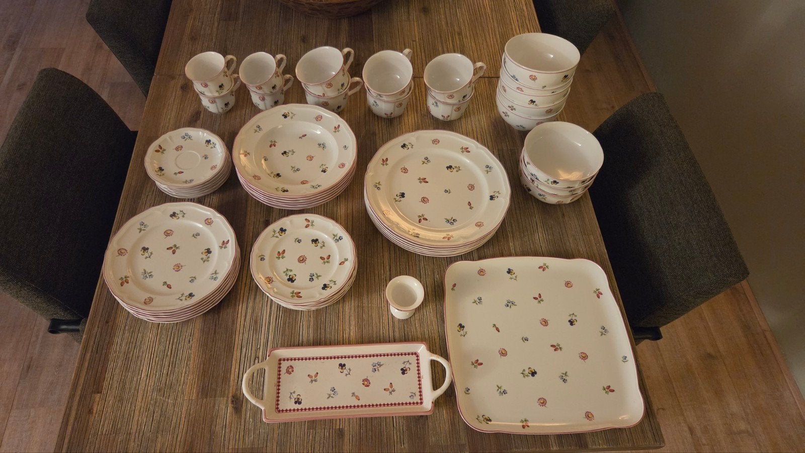 Villeroy & Boch Petite Fleur Servies - 6-delig, Ophalen, Keramiek, Zo goed als nieuw, Compleet servies
