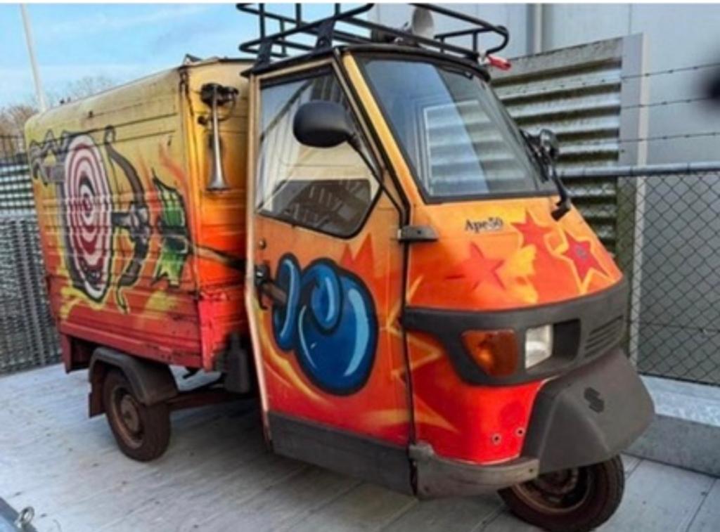 Unieke Piaggio Ape 50 met opvallende graffiti, Fietsen en Brommers, Brommers | Overige merken, Gebruikt, Maximaal 45 km/u, Ophalen of Verzenden