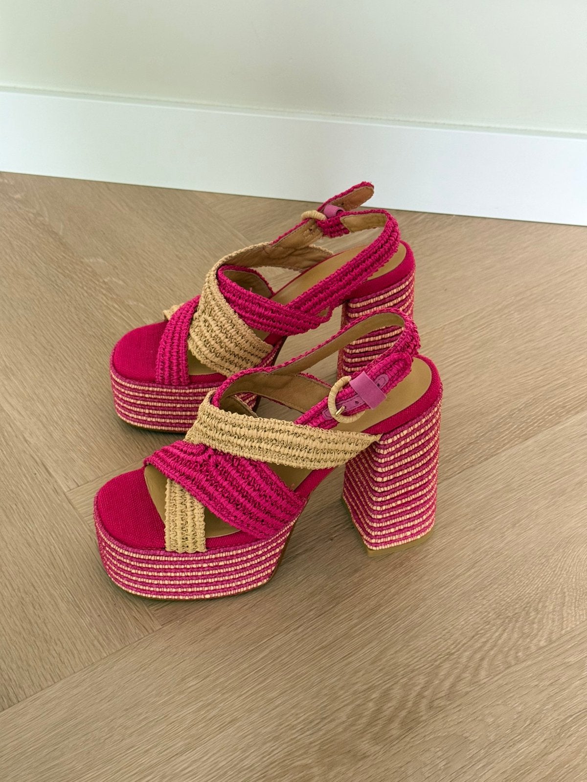 Castañer Fulvia Sandalen | Fuchsia | Maat 38 | Nieuw in Doos, Kleding | Dames, Nieuw, Roze, Castañer, Sandalen of Muiltjes