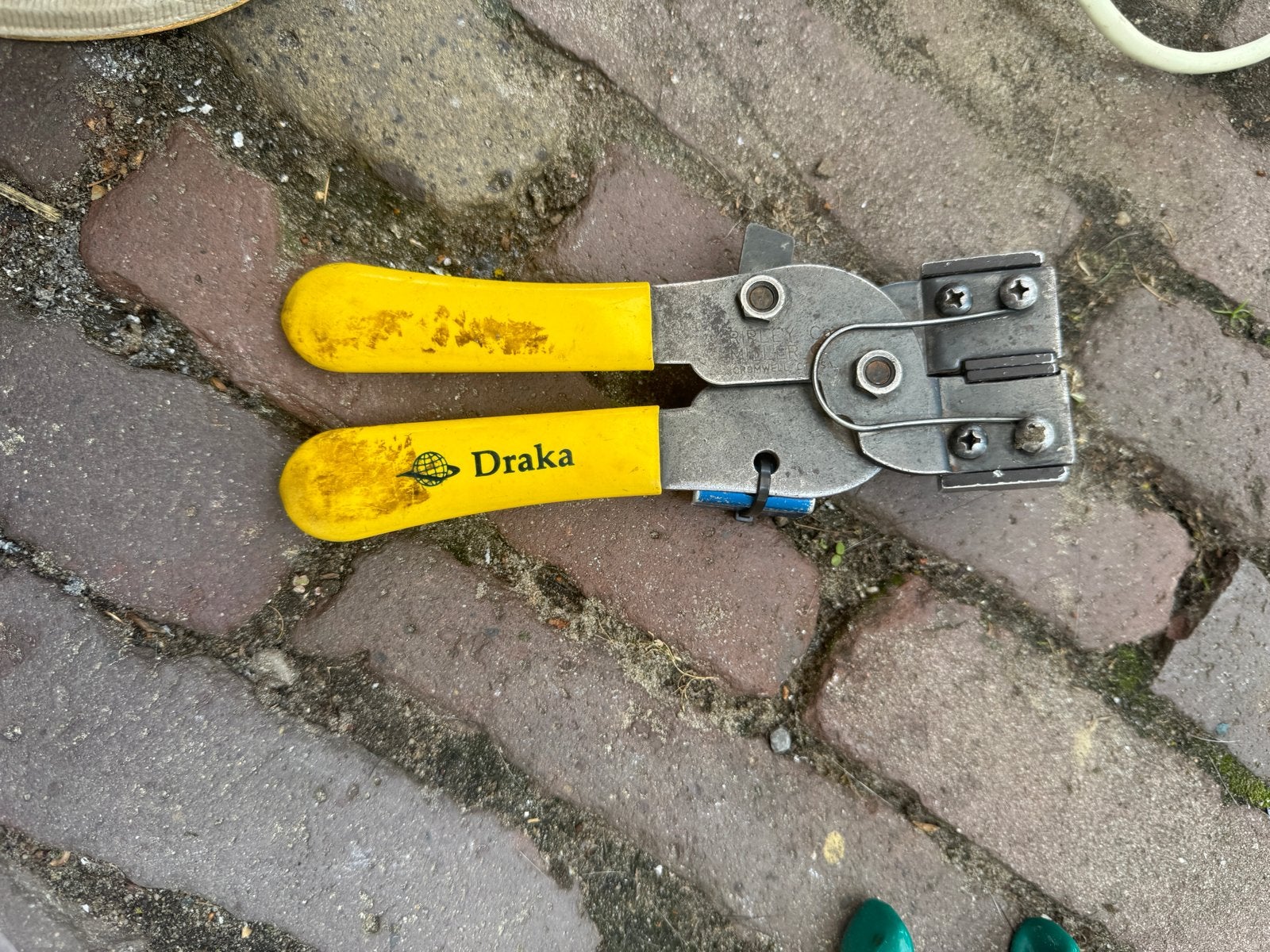 Draka glasvezel stripper, Ophalen