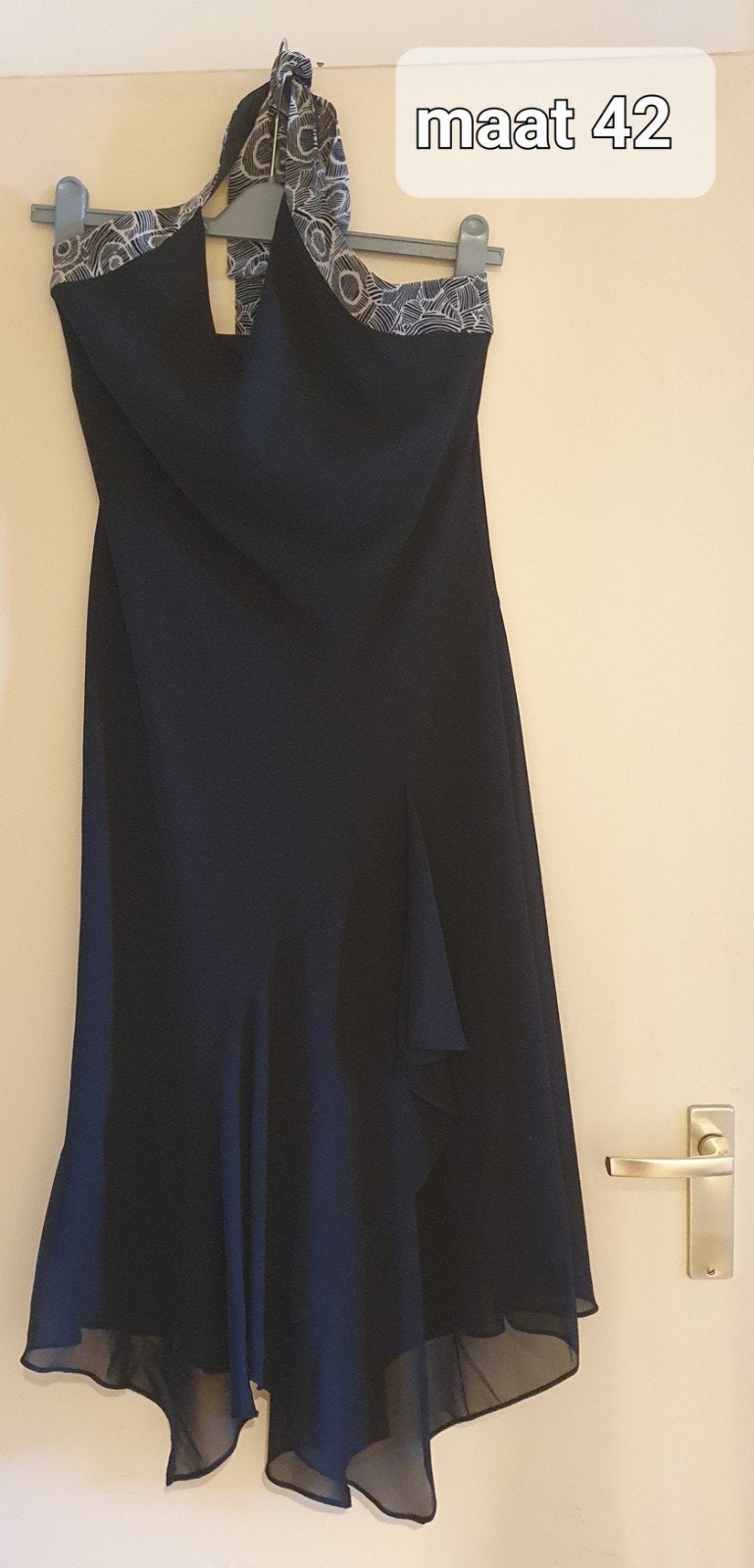 Halter jurk, Maat 42/44 (L), Ophalen of Verzenden, Zo goed als nieuw, Knielengte