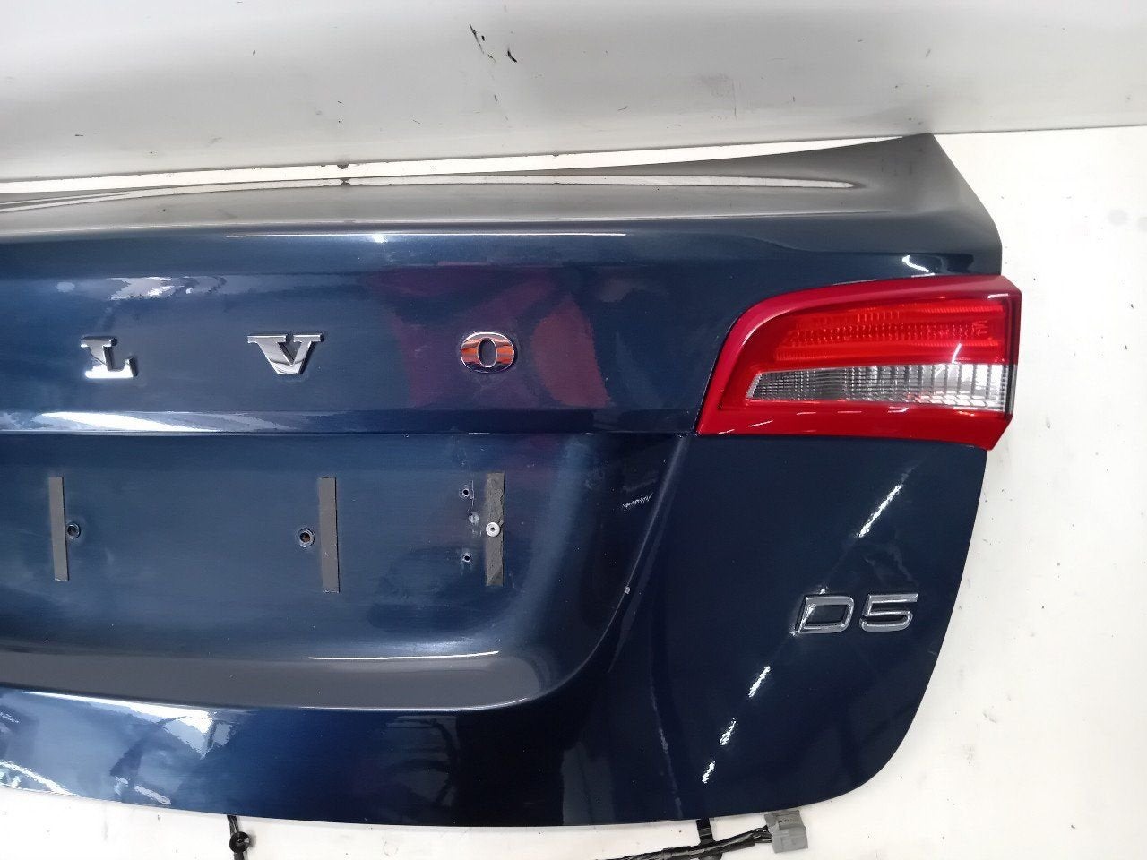 Achterklep Volvo S60, Onderdelen@venauto.nl, Van der Ven Autorecycling B.V., Gebruikt, Ettenseweg 76, 4706 PB Roosendaal, The Netherlands