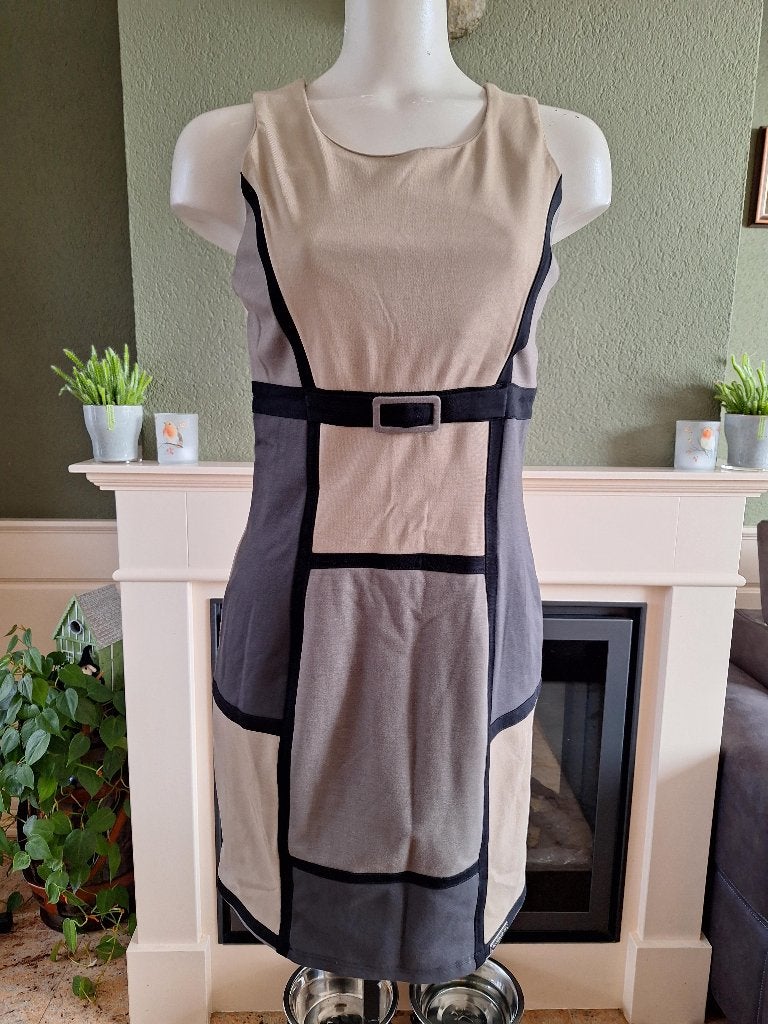Rinascimento beige grijs jurk bodycocon XL valt als L 42, Verzenden, Beige, Zo goed als nieuw, Knielengte