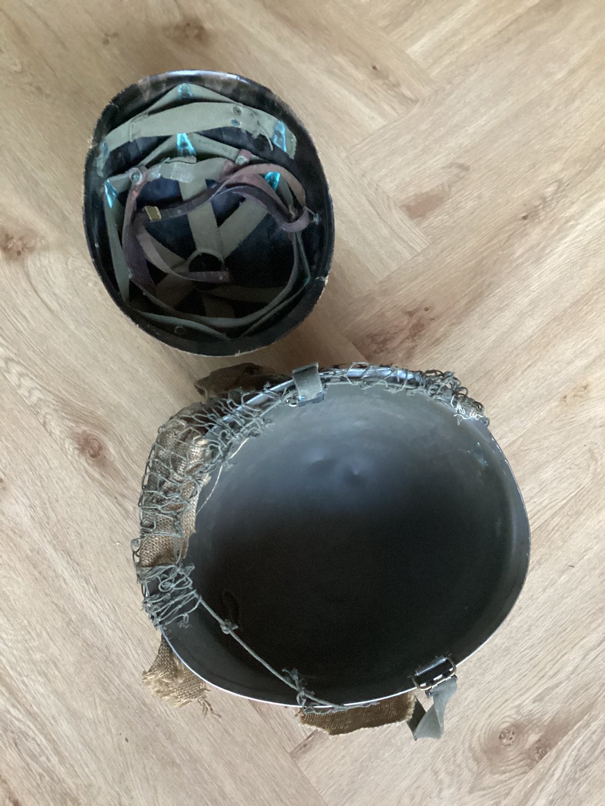 Militaire helm met binnenhelm, Ophalen of Verzenden, Luchtmacht, Nederland, Helm of Baret