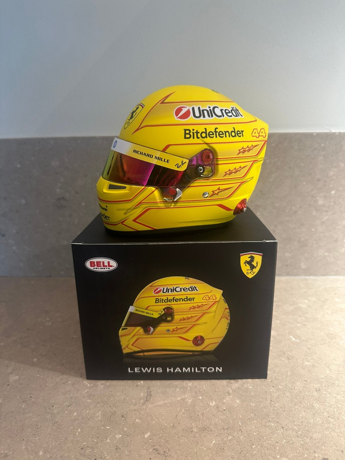 Lewis Hamilton - Helm 1:2 - 2026 seizoen - Bell Helmets, Verzenden, Nieuw, Formule 1