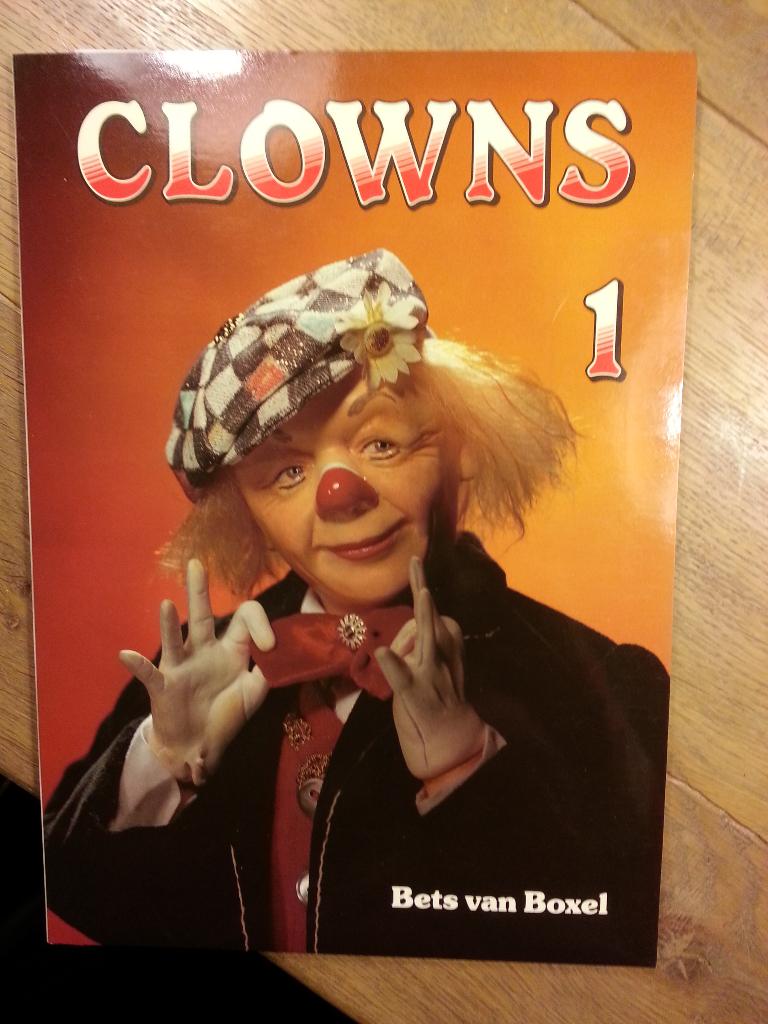 CLOWNS 1, BETS VAN BOXTEL MET, Ophalen of Verzenden, Zo goed als nieuw, Overige onderwerpen