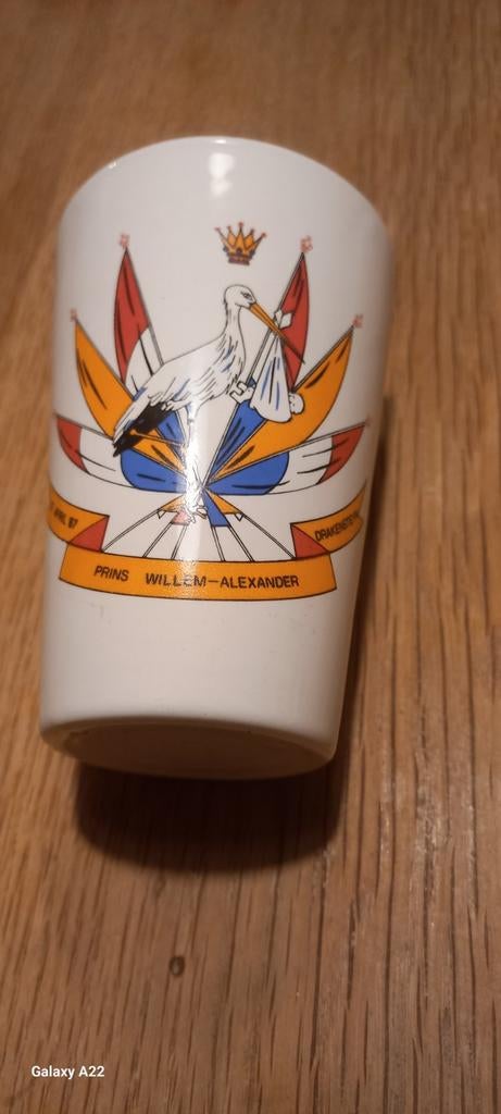 porseleinen beker Willem Alexander, Ophalen of Verzenden, Zo goed als nieuw, Servies