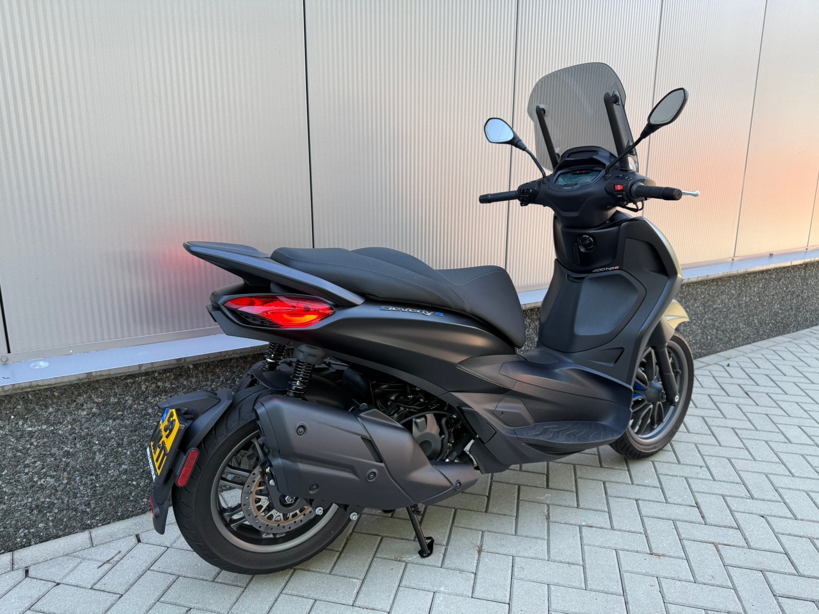 Piaggio Beverly 400S HPE- Nieuwstaat | 2876km | Nero Meteora, Motoren, 400 cc, Occasion, Particulier, Minimaal motorrijbewijs A2