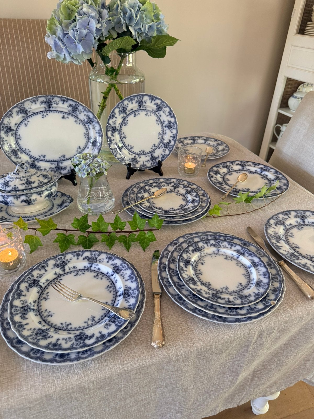 Foto 18 van Furnivals Medina 1898 antiek blue servies 11 pers izgst