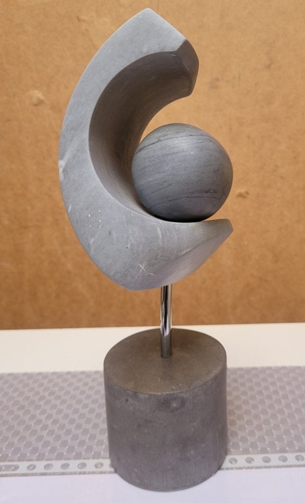 Lieven DEBRABANDERE, abstractie in bardiglio-marmer, Ophalen of Verzenden, 20 - 50 cm, Beeld, Abstract