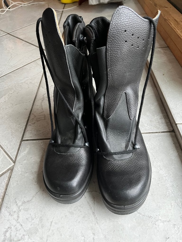 Nieuw paar legerschoenen maat 305. 48, Verzenden, Nieuw, Schoenen
