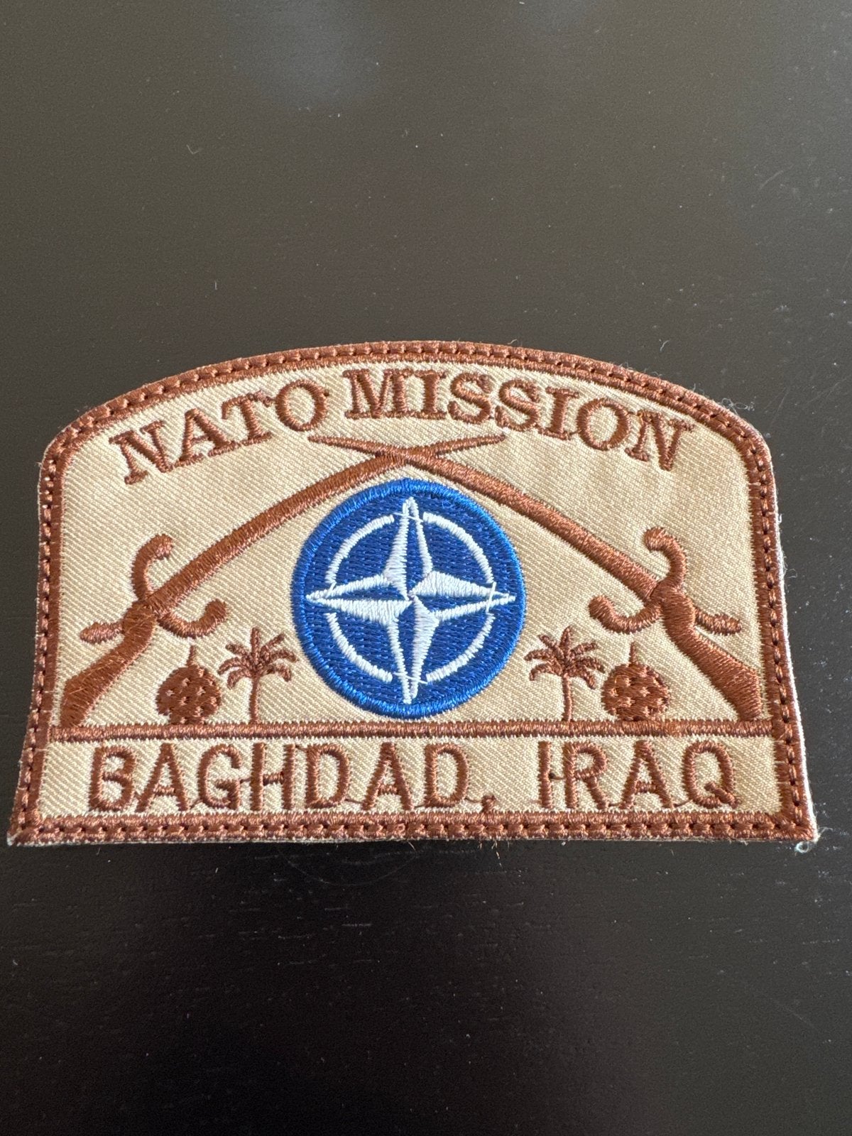 NATO Missie Irak Bagdad Patch, Ophalen of Verzenden, Landmacht, Azië, Embleem of Badge