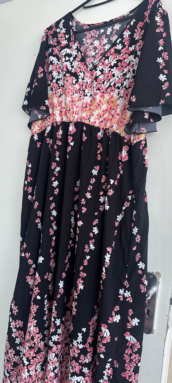 Zomerse jurk met bloemenprint en korte mouwen, Kleding | Dames, Jurken, Ophalen, Zwart, Maat 46/48 (XL) of groter, Zo goed als nieuw