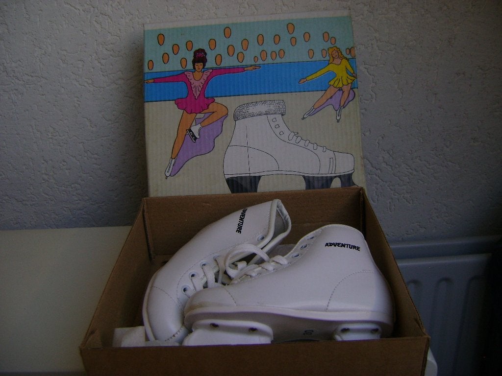 retro witte kunstschaatsen in doos van aventure maat 30, Sport en Fitness, Schaatsen, Overige merken, Gebruikt, Ophalen of Verzenden