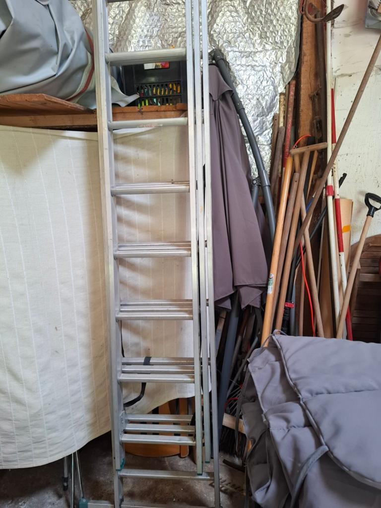Aluminium ladder 3-delig - uitschuifbaar tot 5,85 meter, Doe-het-zelf en Verbouw, Ladders en Trappen, Gebruikt, Ophalen of Verzenden