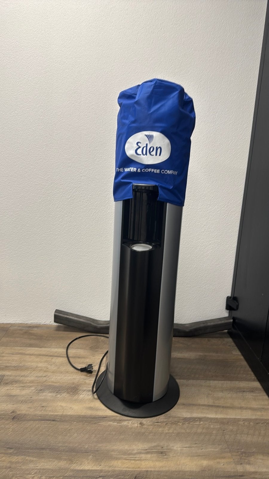 Eden Waterkoeler met flessenrek en 3 waterflessen, Ophalen, Gebruikt, Waterkoeler