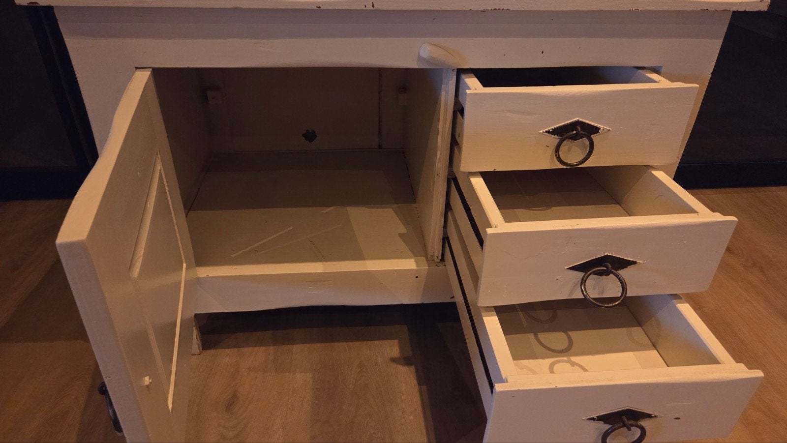 Foto 4 van Brocante tv-kastje met 3 lades – wit