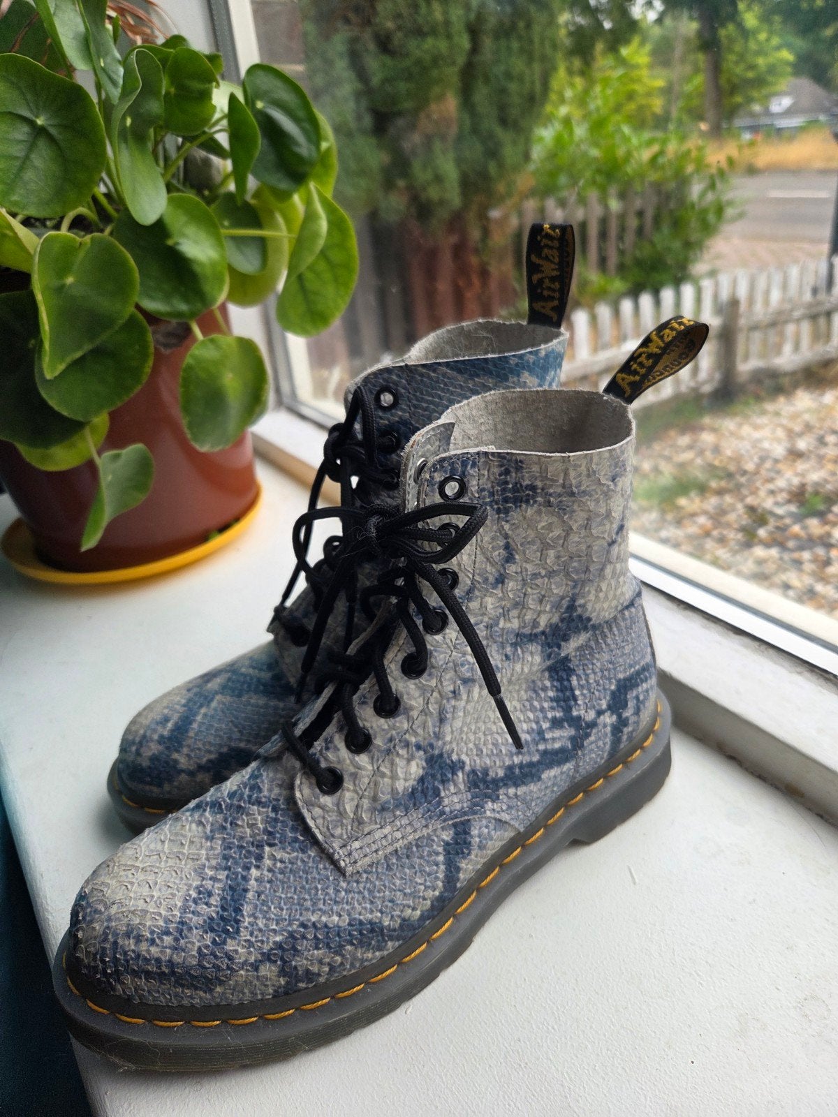 Dr. Martens 1460 Pascal Python / Snakeskin – Maat 40, Blauw, Lage of Enkellaarzen, Ophalen of Verzenden, Dr. Martens