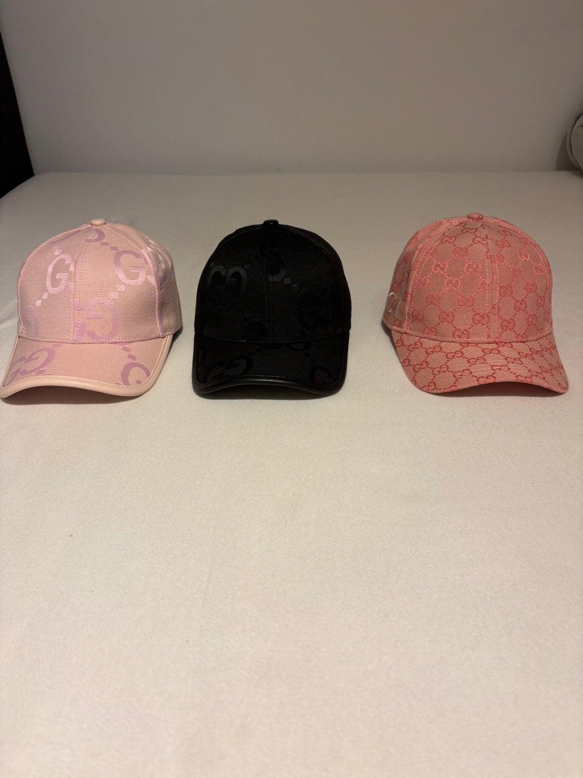 Gucci petten meerdere kleuren, Kleding | Dames, Ophalen of Verzenden, Nieuw, One size fits all