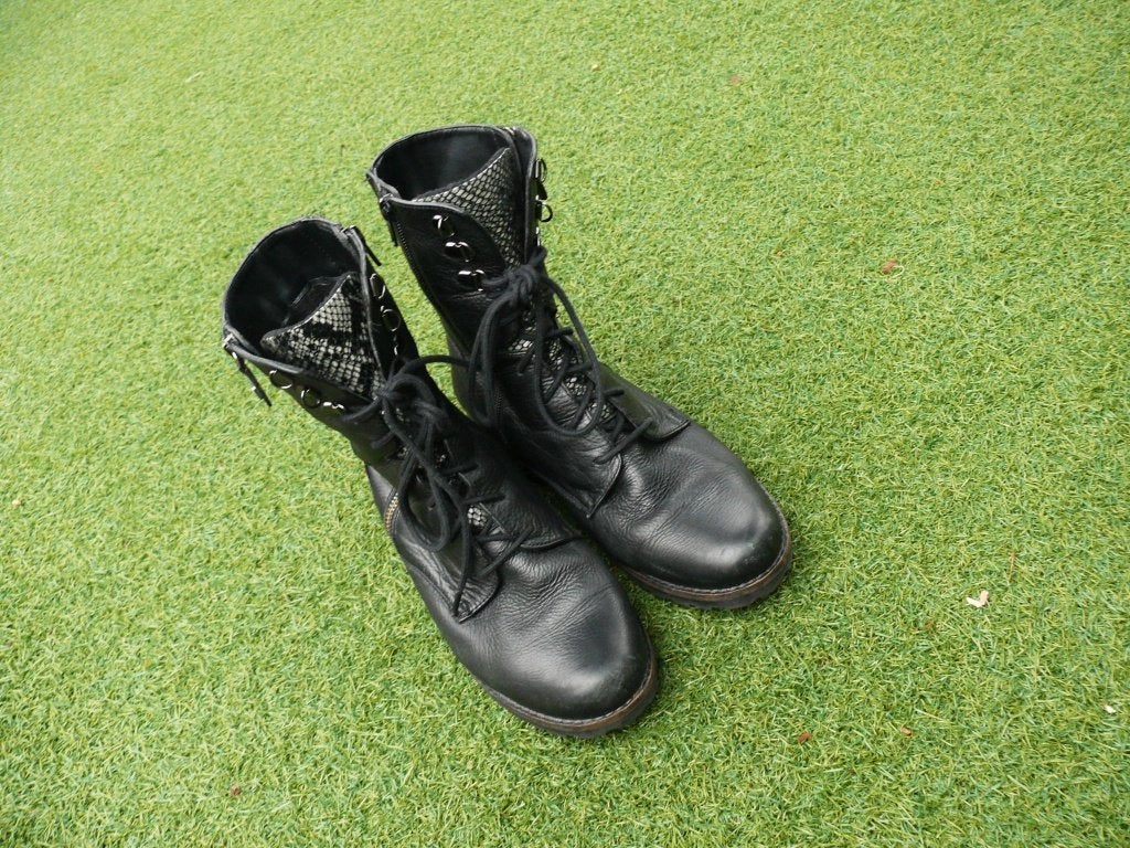 Helioform half hoge schoenen maat 39 als nieuw, Zwart, Ophalen of Verzenden, Helioform, Sneakers of Gympen