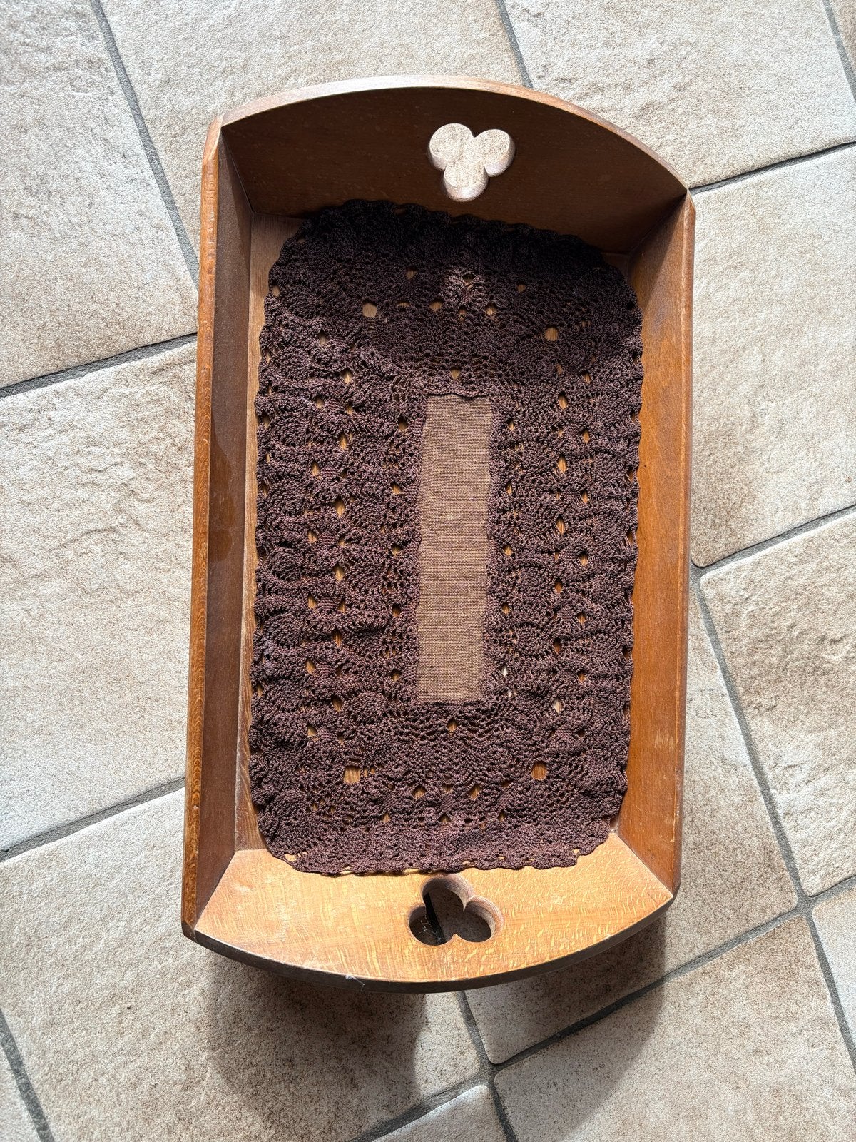 Vintage houten dienblad met gehaakt kleedje, Ophalen of Verzenden