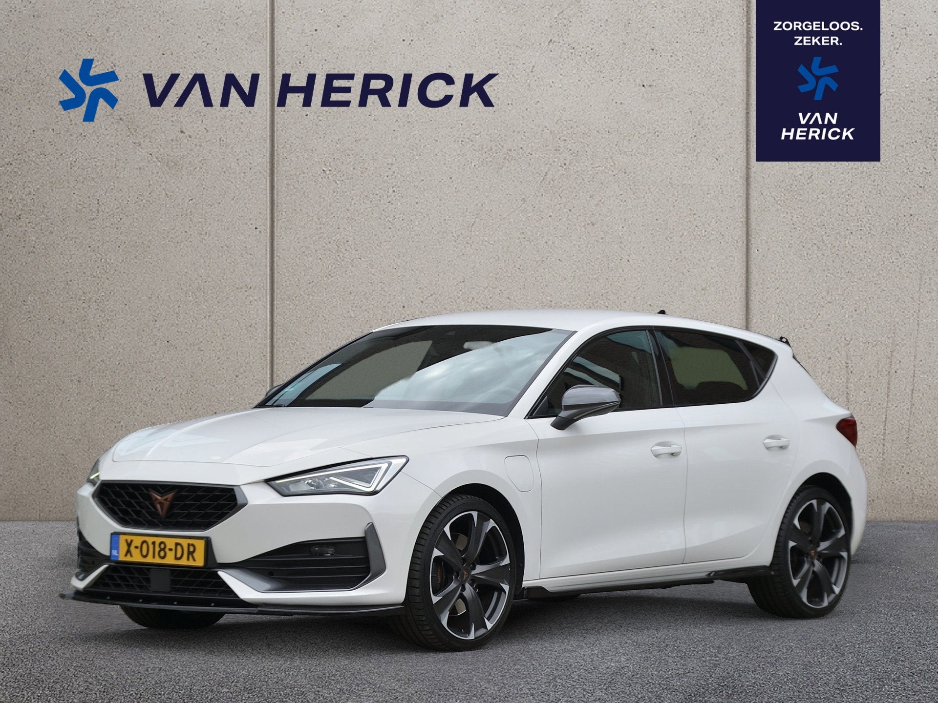 Cupra Leon 1.4 e-Hybrid VZ Business 245PK | Winterpakket | F, 77 km/l, Gebruikt, 4 cilinders, Leon