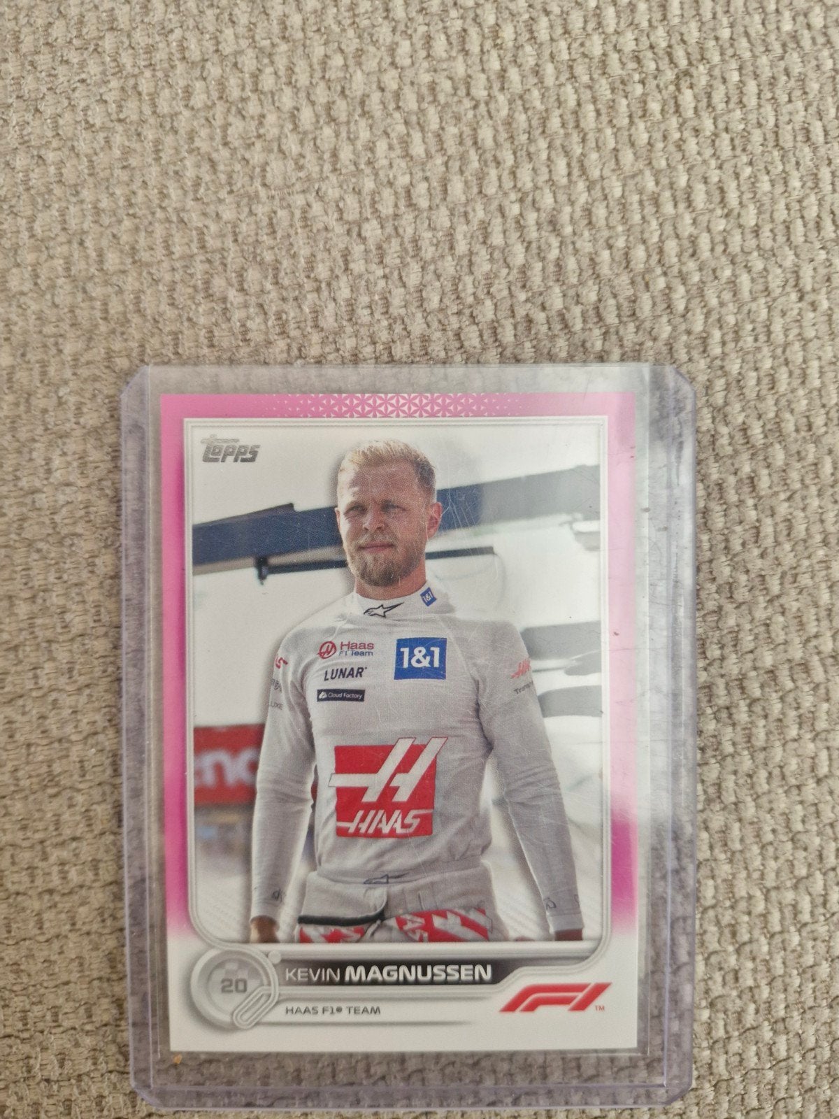 Kevin Magnussen Topps F1 Kaart 2022 - Roze Parallel, Ophalen of Verzenden, Zo goed als nieuw, Losse kaart