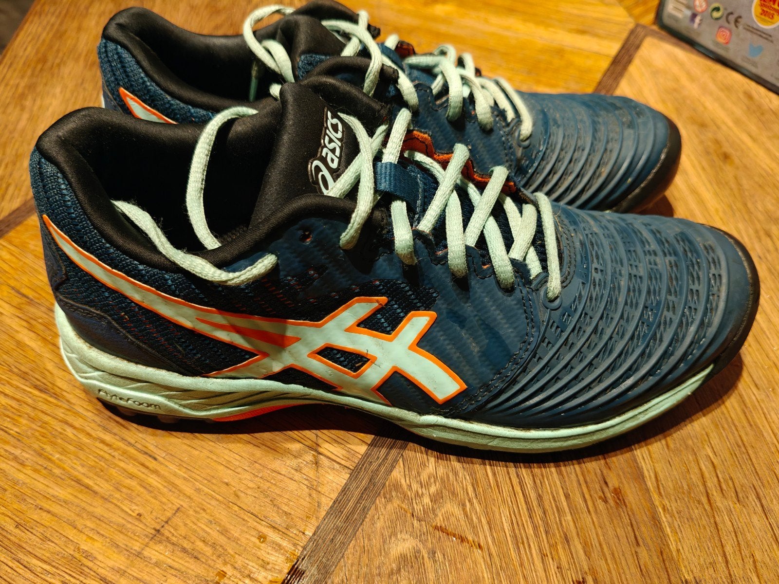 Asics sportschoenen voor kunstgras, maat 37,5, Ophalen of Verzenden, Gebruikt
