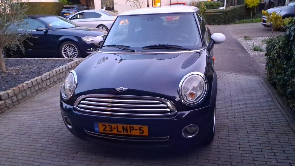 Luxe en mooie Mini 1.6 16V Cooper 2010 Zw 1 jaar Apk Airco, Auto's, Voorwielaandrijving, Euro 5, Stof, 4 cilinders