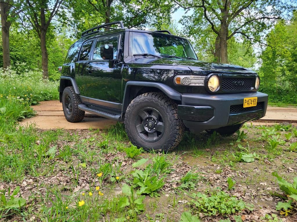 Toyota fj cruiser v6 lpg  4 ltr  4x4, Auto's, 242 pk, Zwart, Geïmporteerd, 5 stoelen