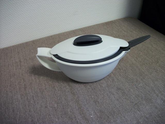 Dubbelwandige Tupperware ( Iso ) Sauskom met Lepel, Ophalen of Verzenden, Gebruikt, Bak of Kom